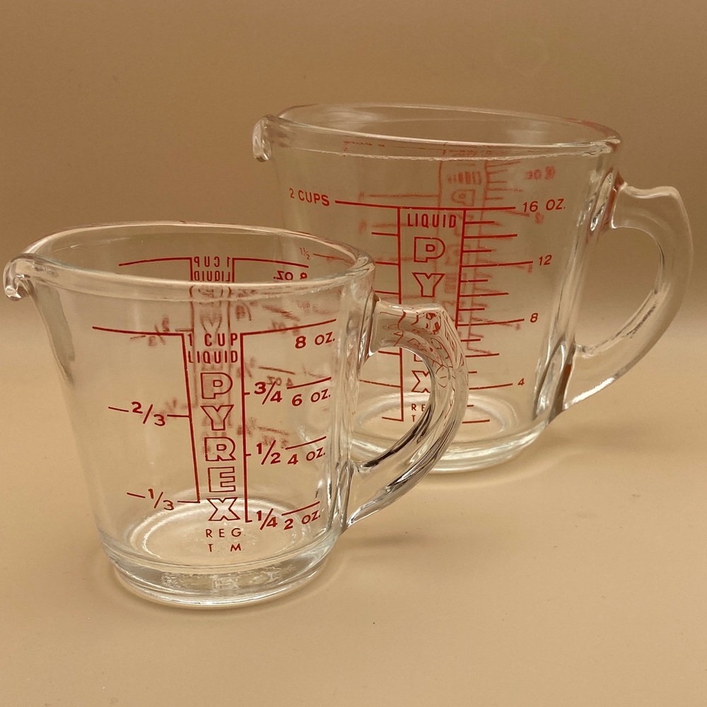 Vintage PYREX 1 Cup #508 and 2 Cup #516 Glass Measuring Cups  D-Handle-Set of 2